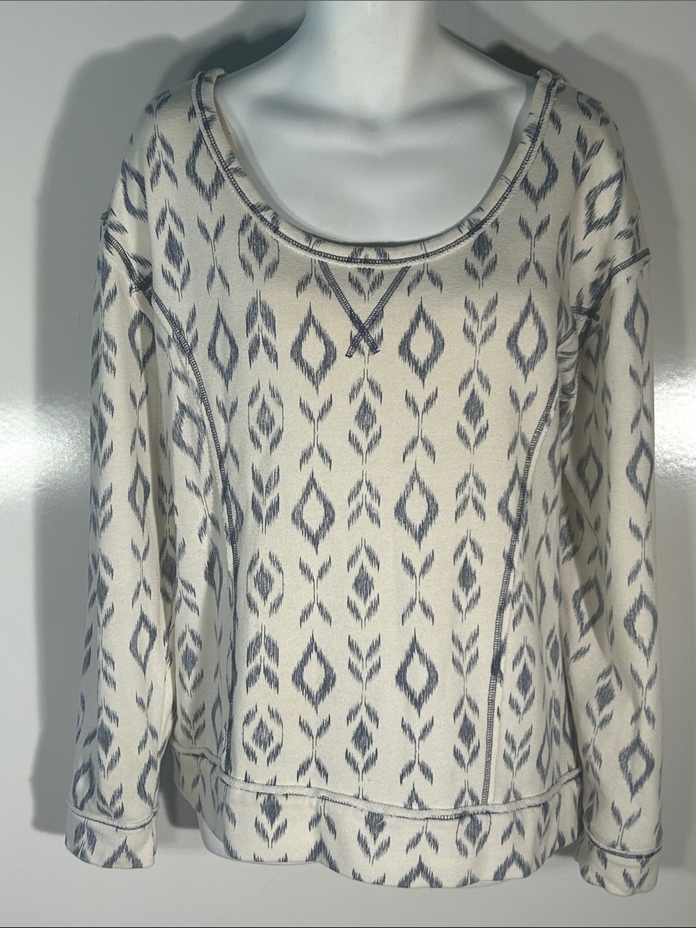 Maurices SZ2X Ivory & Navy Sweatshirt Comfy Southwestern Boho Western Cozy Cabin
